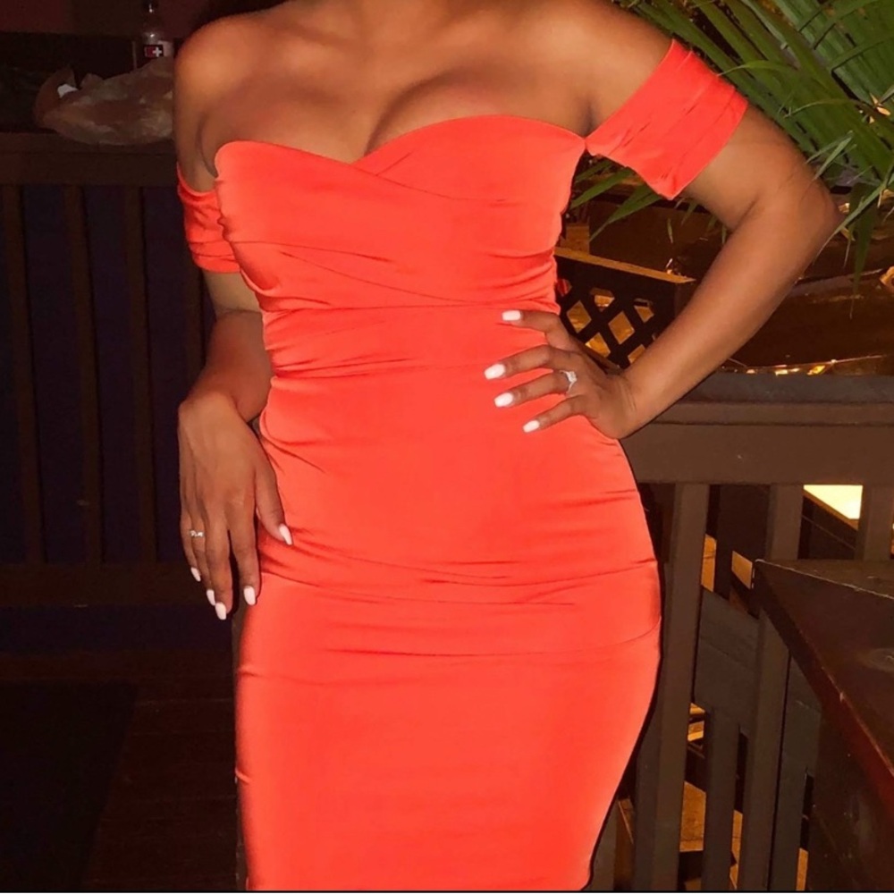 House of CB | Gorgeous Off-Shoulder Midi Dress